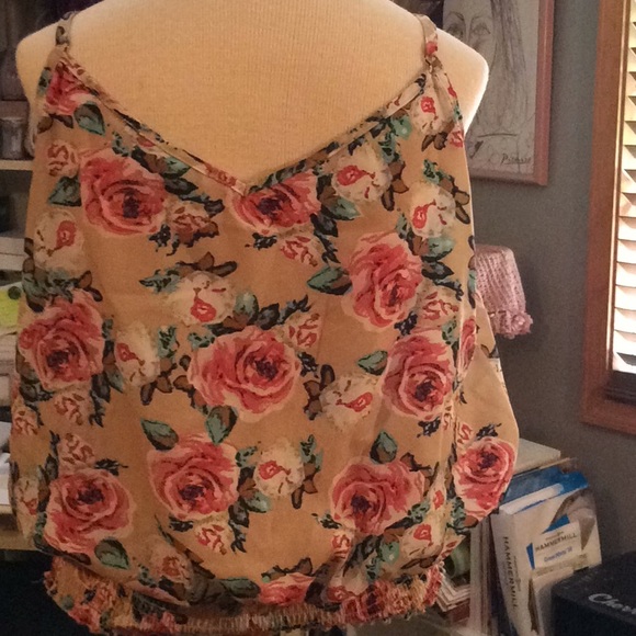🍄 American Rag Cie Ruffle Tank - Picture 5 of 6